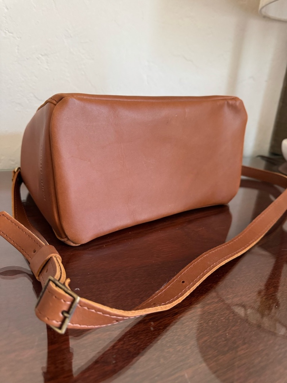 Butterfly Bucket Bag in Honey Leather Crossbody with Tassel and matching wallet - Picture 6 of 8